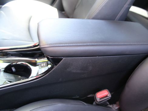 Used 2018 Toyota Prius Prime Premium w/ Carpet Mat Package FWD image 14