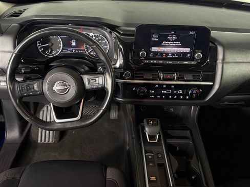 Used 2022 Nissan Pathfinder SV w/ SV Premium Package FWD image 14