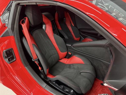 Used 2022 Chevrolet Corvette Stingray 2dr Convertible w/ Z51 Performance Package image 49