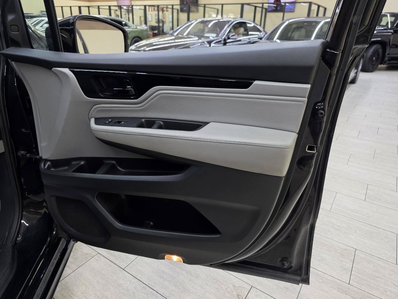 Used 2018 Honda Odyssey Elite image 40