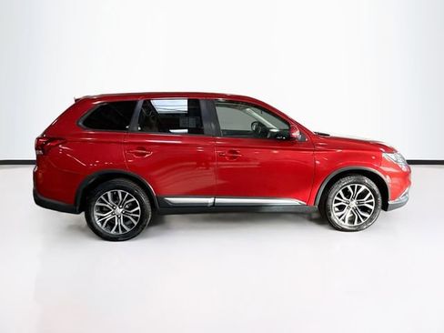 Used 2017 Mitsubishi Outlander SE image 5