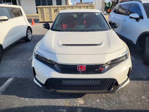 Used 2025 Honda Civic Type R image 2