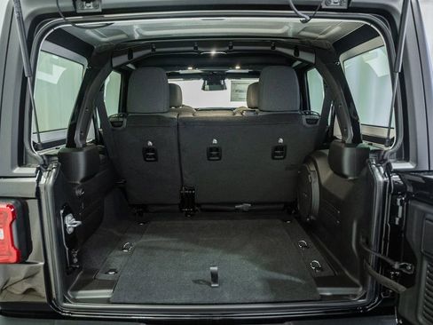 New 2026 Jeep Wrangler Unlimited Rubicon AWD/4WD image 8