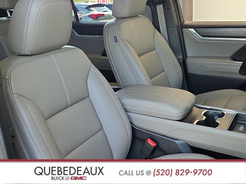 Used 2026 GMC Acadia Elevation w/ Black Edition FWD image 30