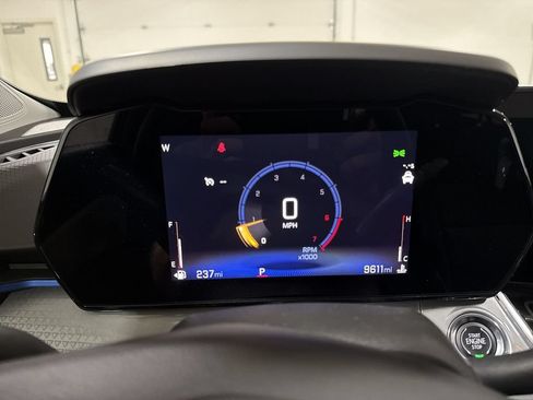 Used 2025 Chevrolet Trax LT FWD image 12