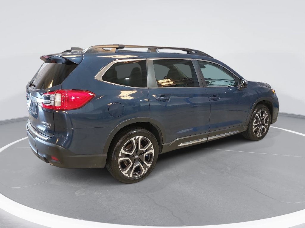 Used 2023 Subaru Ascent Limited w/ Technology Package AWD/4WD image 5