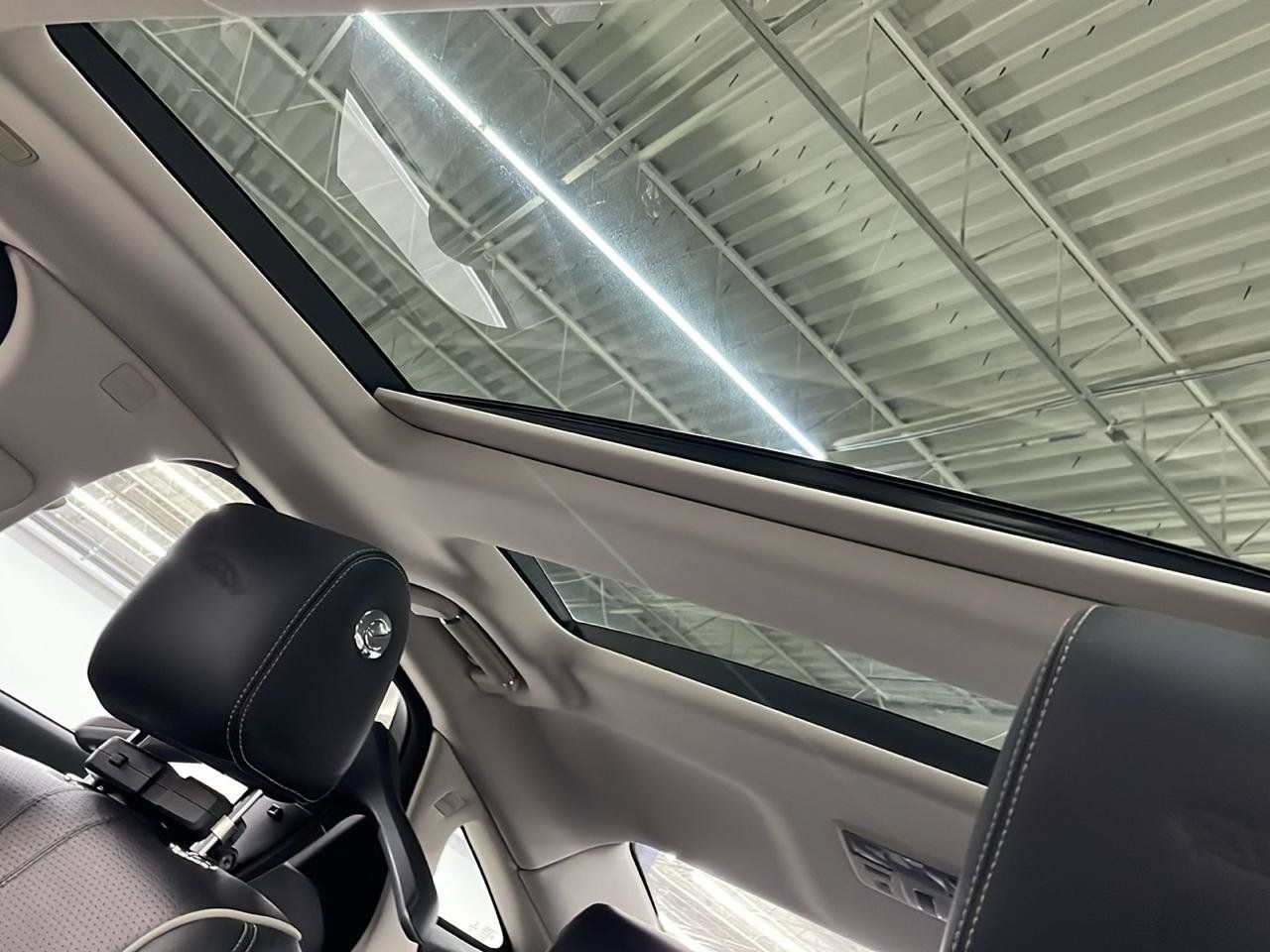 Used 2019 Jaguar XJ R-Sport RWD image 19