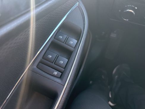 Used 2018 Chevrolet Cruze LT w/ Convenience Package image 35