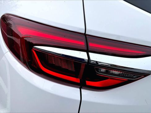 Used 2020 Buick Enclave Essence w/ Sound and Sites Package image 28