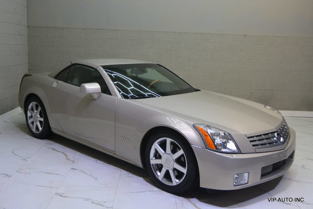 Used 2006 Cadillac XLR RWD image 8