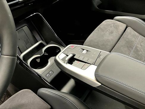 Used 2025 BMW X1 M35i w/ Premium Package image 17