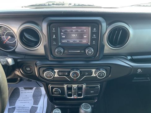 Used 2019 Jeep Wrangler Unlimited Sport S AWD/4WD image 17