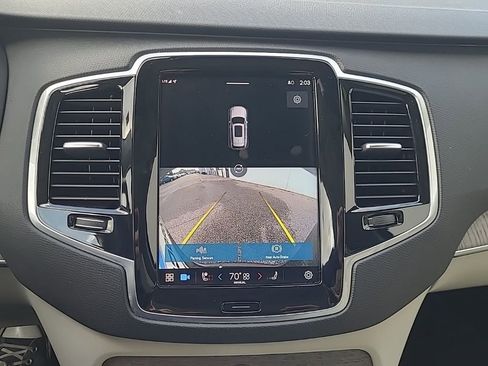 Used 2023 Volvo XC90 B6 Plus image 22