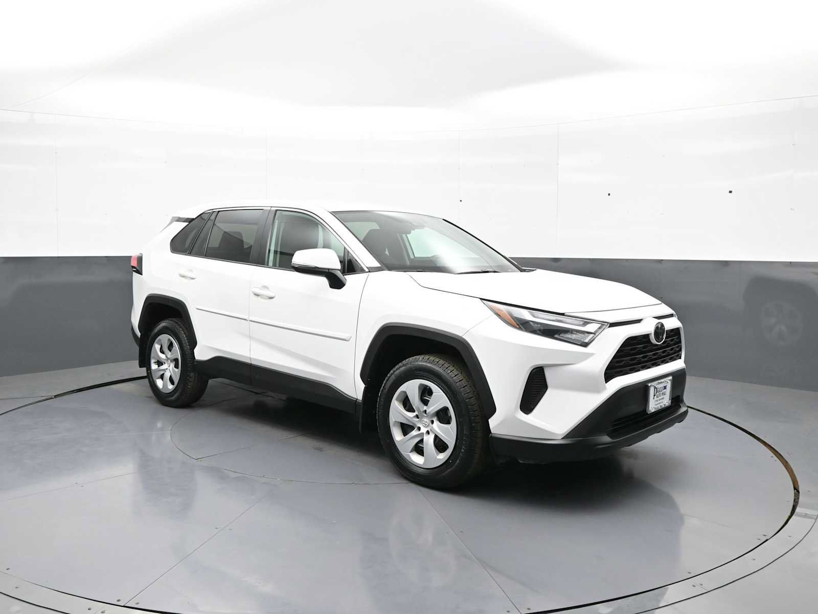 Certified 2023 Toyota RAV4 LE AWD/4WD image 4