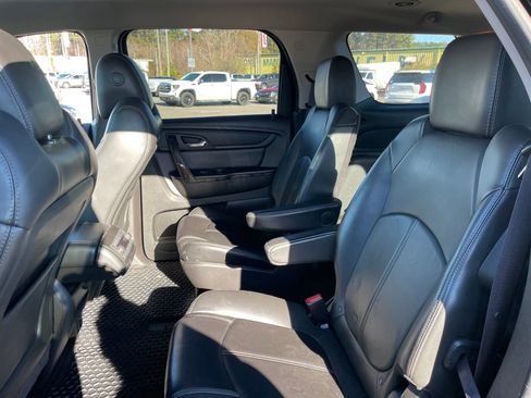 Used 2015 GMC Acadia SLT image 25