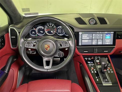 Used 2021 Porsche Cayenne Turbo image 25