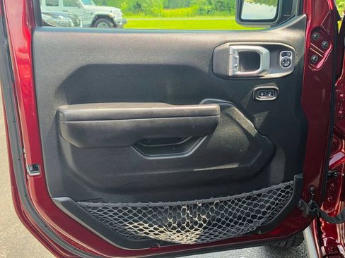 Used 2021 Jeep Wrangler Unlimited Sport AWD/4WD image 12