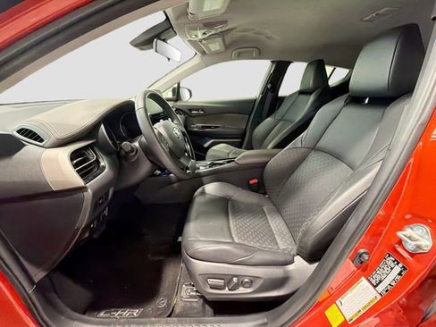 Used 2020 Toyota C-HR Limited FWD image 16