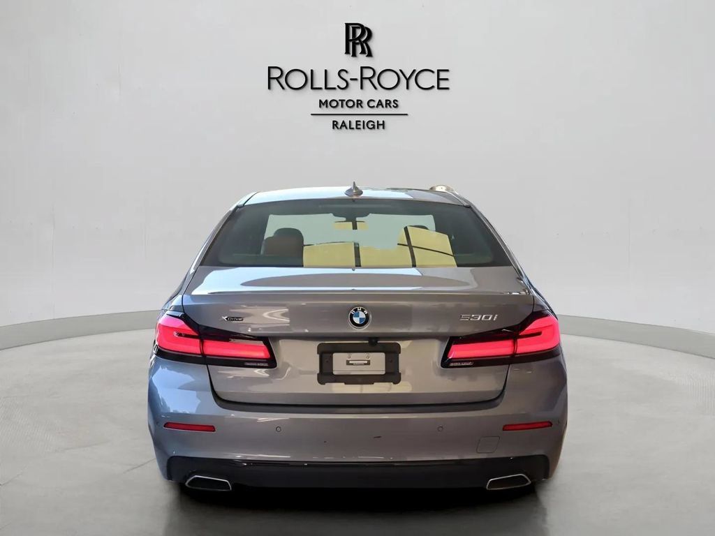 Used 2023 BMW 530i xDrive w/ Premium Package AWD/4WD image 5