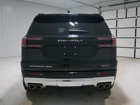 Used 2024 GMC Acadia Denali image 6