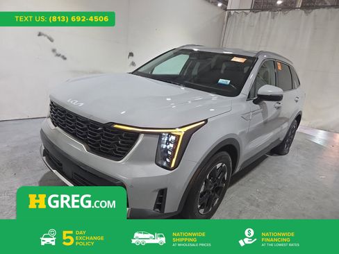 Used 2025 Kia Sorento S image 1