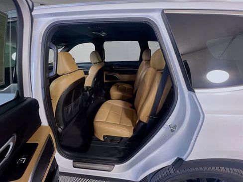 Used 2020 Kia Telluride SX w/ Towing Package FWD image 27