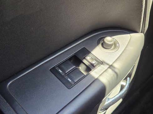 Used 2014 Dodge Challenger SXT RWD image 18