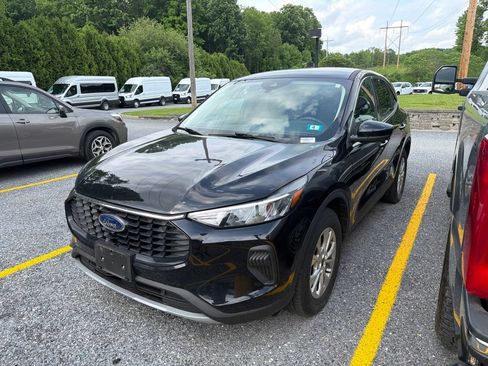 Used 2023 Ford Escape Active w/ Tech Pack #2 AWD/4WD image 3