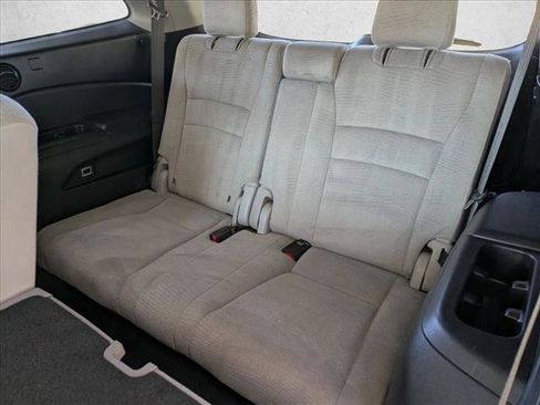 Used 2017 Honda Pilot LX image 18