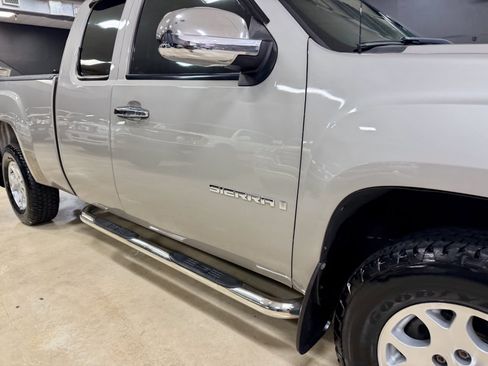 Used 2009 GMC Sierra 1500 W/T w/ SL Package RWD image 19