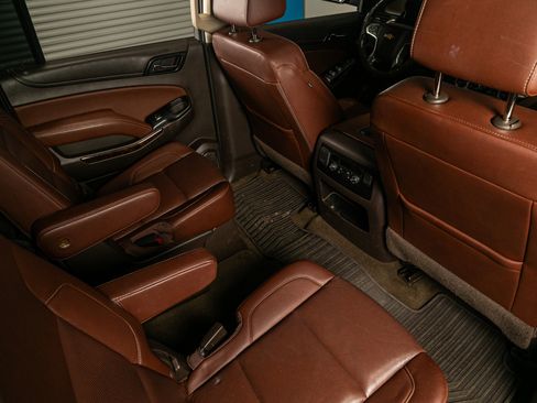Used 2018 Chevrolet Suburban Premier w/ Max Trailering Package image 6