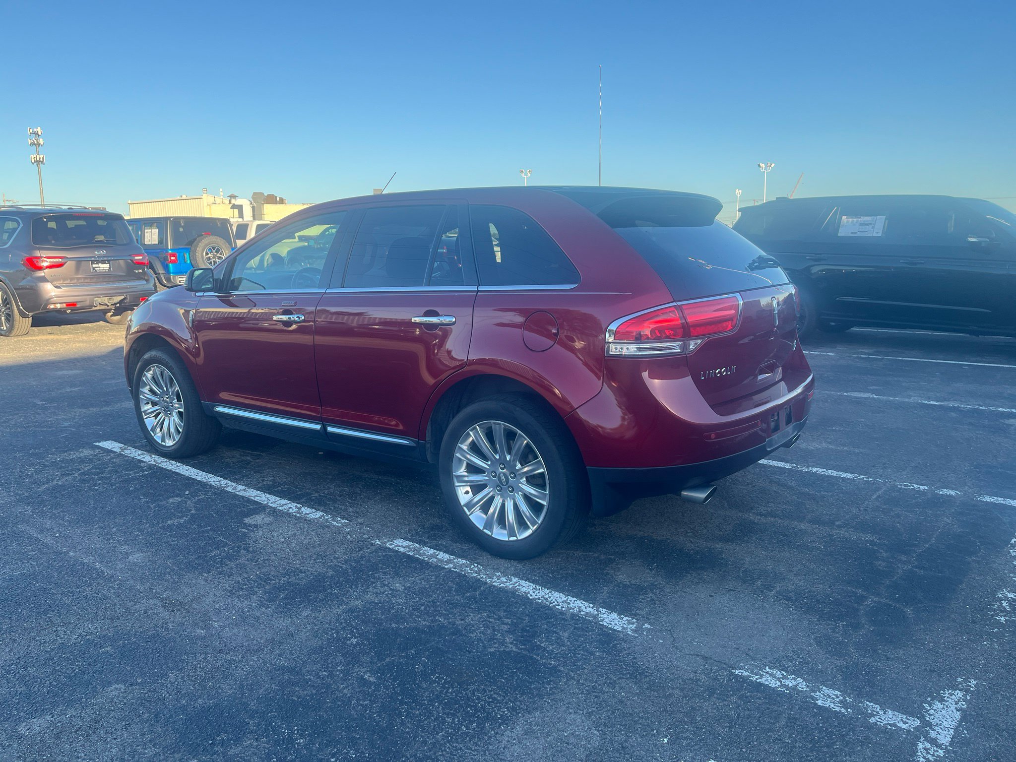 Used 2013 Lincoln MKX FWD image 5