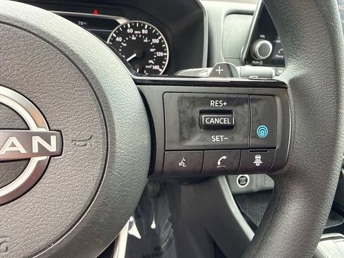 Used 2022 Nissan Rogue SV image 36