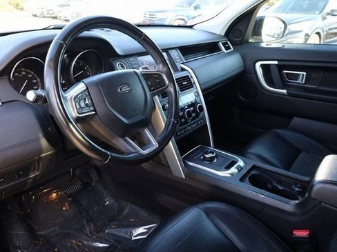 Used 2017 Land Rover Discovery Sport SE image 10