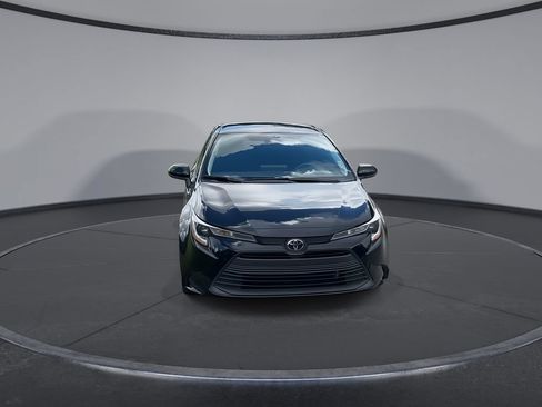 Used 2025 Toyota Corolla LE FWD image 3