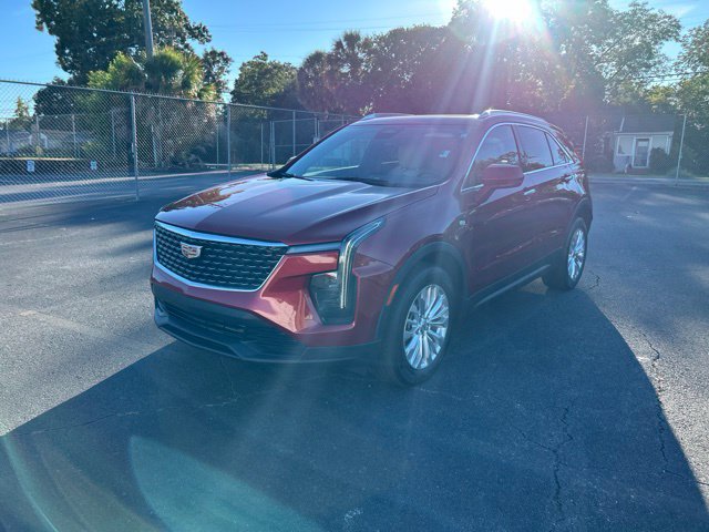 Certified 2024 Cadillac XT4 Luxury w/ Cold Weather Package FWD image 1