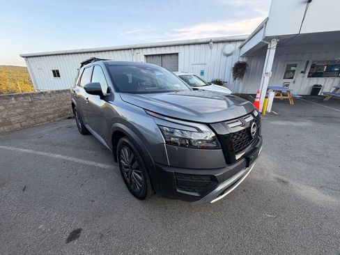 Used 2024 Nissan Pathfinder Rock Creek AWD/4WD image 7