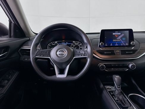 Used 2024 Nissan Altima 2.5 SV image 17