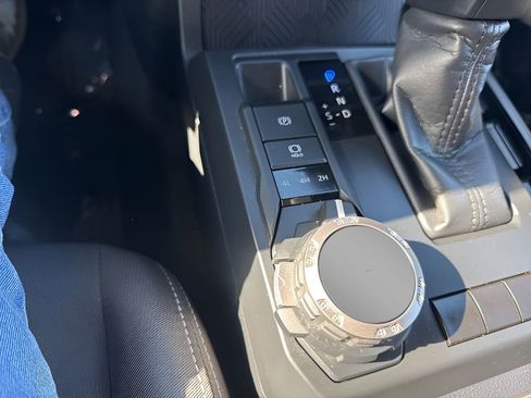 Used 2025 Toyota Tacoma TRD Sport image 22