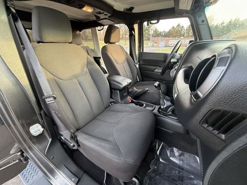 Used 2018 Jeep Wrangler Unlimited Sport S image 17