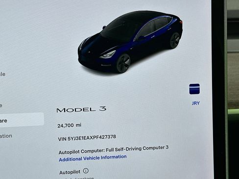 Used 2023 Tesla Model 3 Standard Range RWD image 17