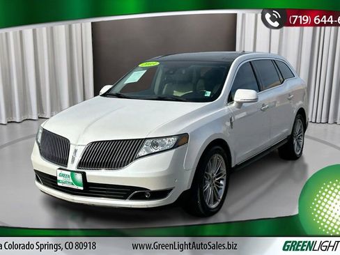 Used 2013 Lincoln MKT EcoBoost image 1