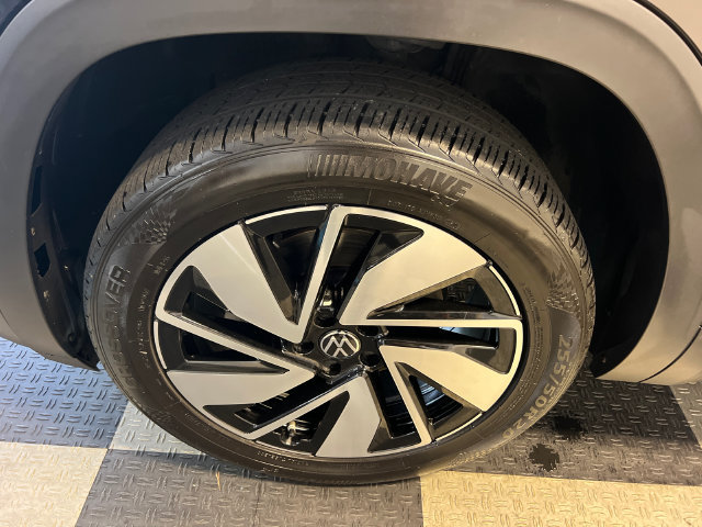 Certified 2024 Volkswagen Atlas SE FWD image 9