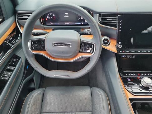 Used 2023 Jeep Grand Wagoneer Series II image 26