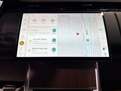 Used 2025 Land Rover Range Rover Long Wheelbase SE image 31