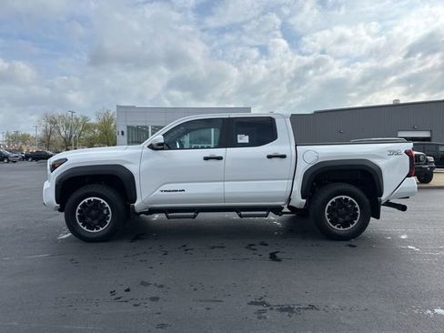 New 2026 Toyota Tacoma TRD Off-Road AWD/4WD image 4