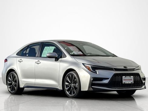 Used 2025 Toyota Corolla SE image 7