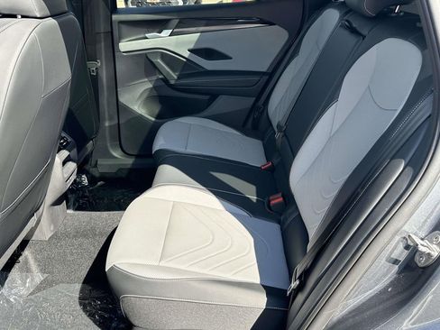 New 2026 Volkswagen Tiguan SE R-Line AWD/4WD image 9