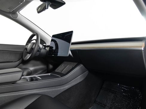 Used 2022 Tesla Model Y Performance image 26