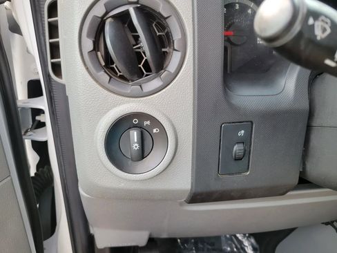 Used 2017 Ford E-450 and Econoline 450 Super Duty w/ Power Windows & Locks Group image 6